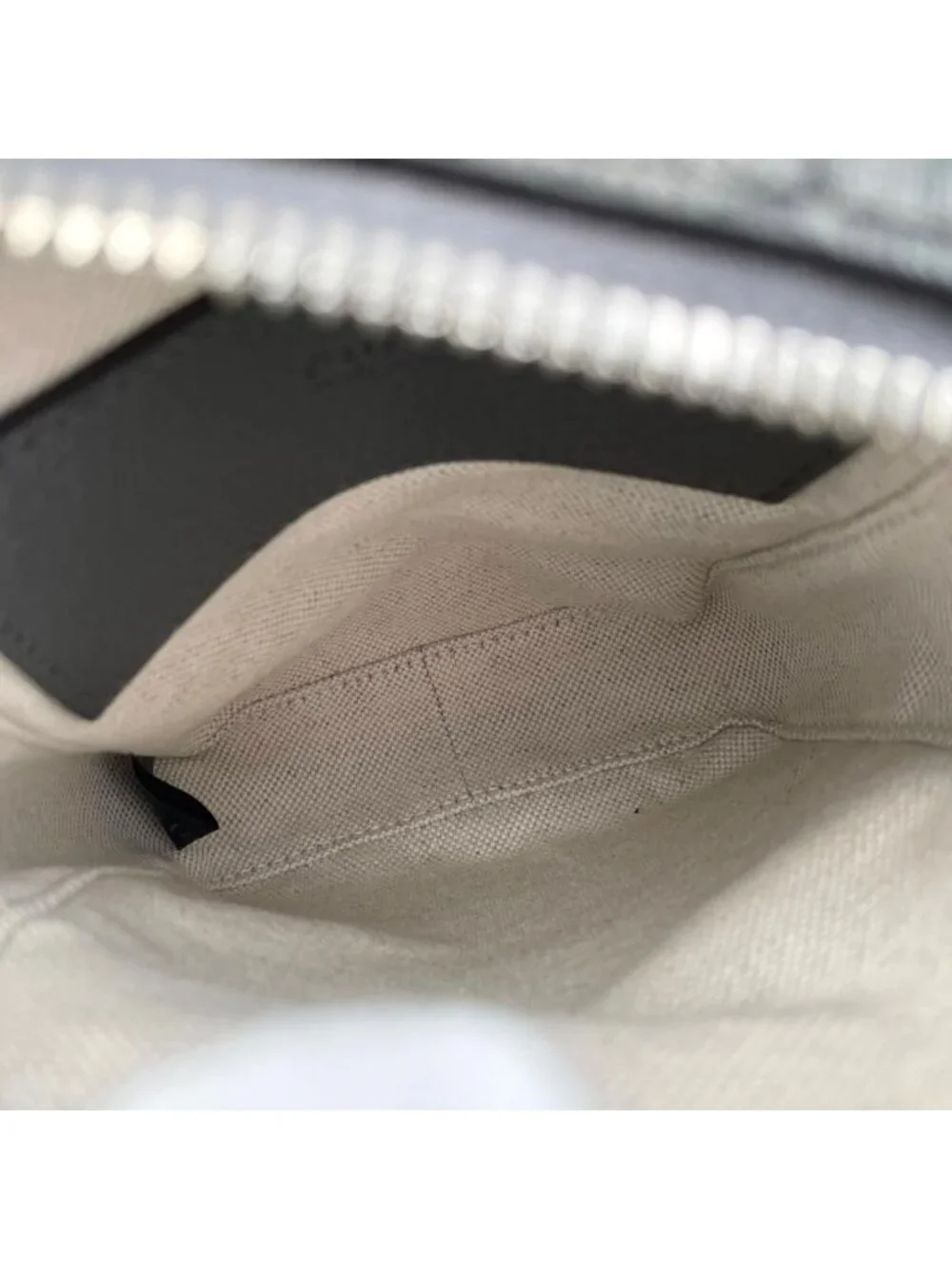 Gucci brand gg
